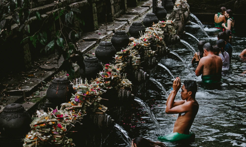 Bath ritual at Pura Tirta Empul